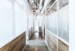 laminate-whiteboard-and-glazed-demountable-office-walls-in-an-office-space