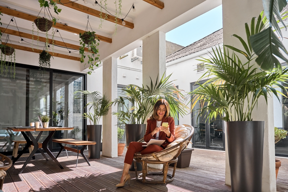 Improving productivity with office lounges